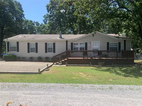 128 N Buffalo St, Canadian, OK 74425