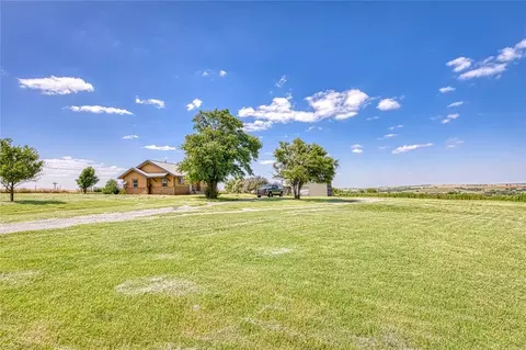 22807 E 1070 Rd, Clinton, OK 73601