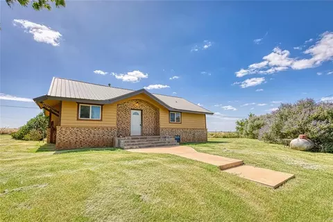 22807 E 1070 Rd, Clinton, OK 73601 photo 2
