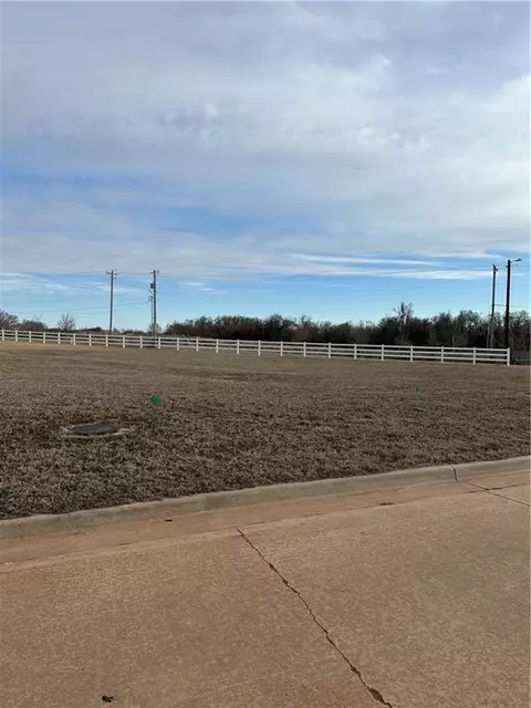 100 Gambel Ln, Elk City, OK 73644
