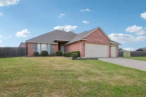 4605 Mackenzie Dr, Moore, OK 73160