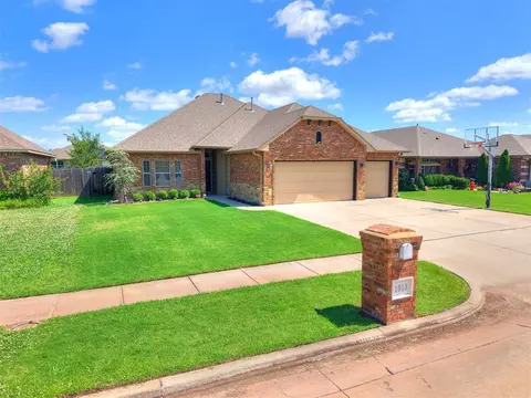 1013 SW 15th St, Moore, OK 73160
