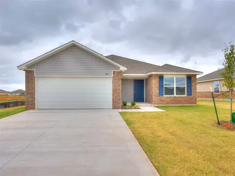 933 S Buffalo Ln, Mustang, OK 73064