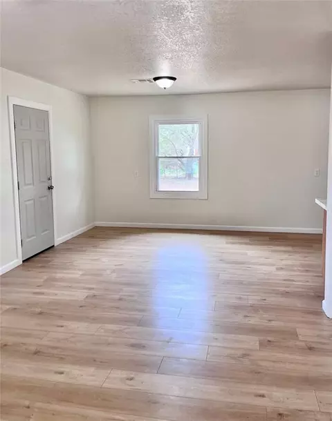 1329 E Spruce St, Altus, OK 73521 photo 7