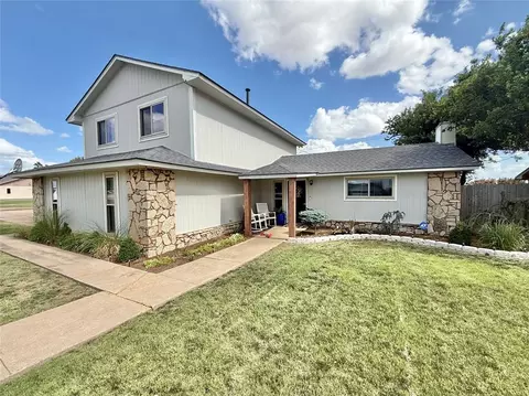 2312 Galaxy Dr, Altus, OK 73521 photo 2