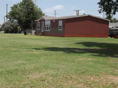 413 NW 3 Rd St, Tipton, OK 73570 photo 39