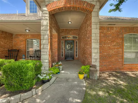 9021 NW 81st St, Yukon, OK 73099