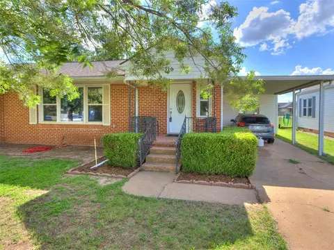 716 S 9th St, Kingfisher, OK 73750