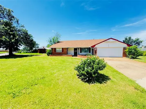 302 NE 60th St, Oklahoma City, OK 73105