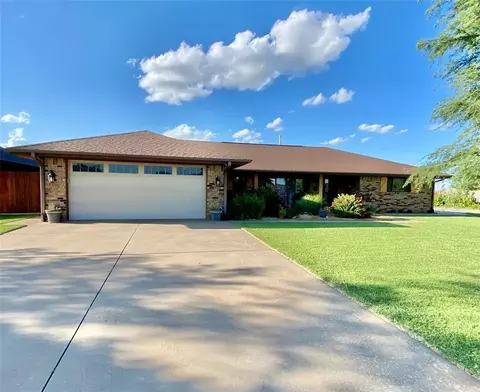 513 9th Street Cir, Hydro, OK 73048