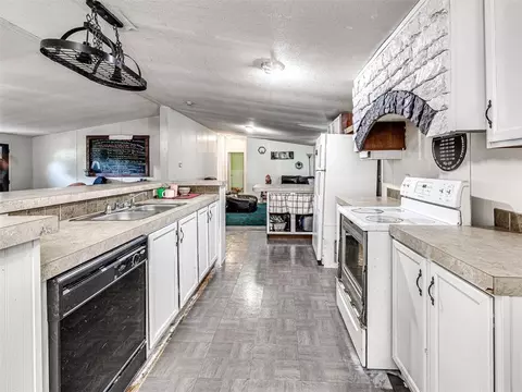 106411 Happy Trails Rd, Mcloud, OK 74851 photo 10