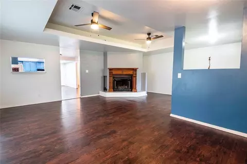 Living - 201 E 2nd St, Stroud, OK 74079 photo 2 of 6