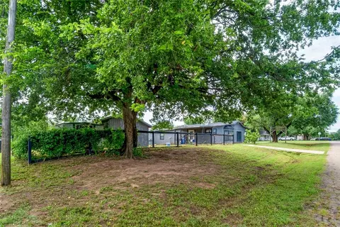 Exterior - 201 E 2nd St, Stroud, OK 74079 photo 2 of 2