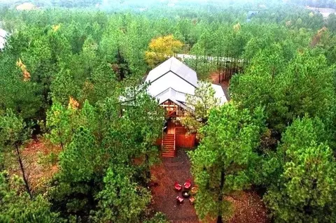 142 Butternut Trl, Broken Bow, OK 74728