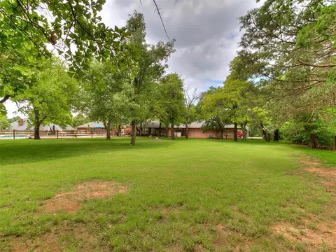 5204 Summit Dr, Edmond, OK 73034 photo 42
