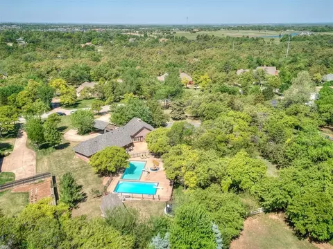 5204 Summit Dr, Edmond, OK 73034 photo 48