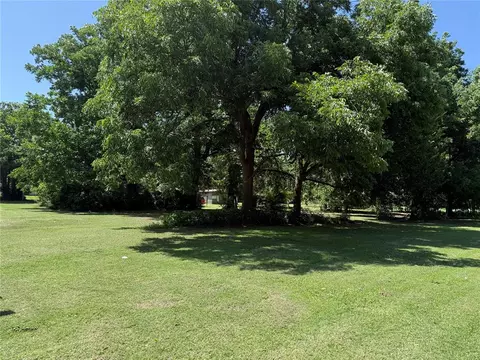916 W Logan Ave, Guthrie, OK 73044