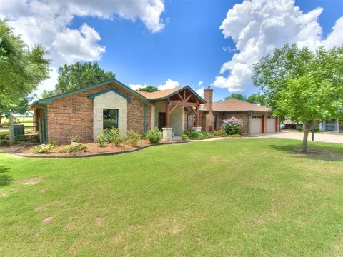 1616 E Cottonwood Rd, Goldsby, OK 73093