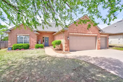 2209 Cedar Pointe Ct, Edmond, OK 73003 photo 2