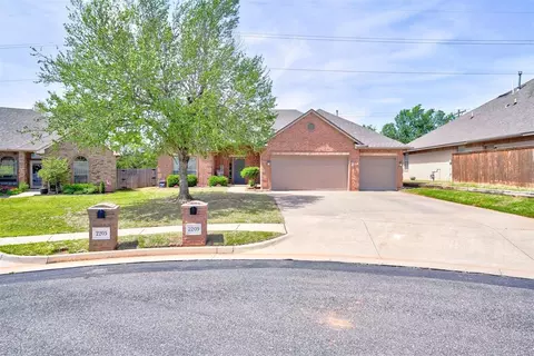 2209 Cedar Pointe Ct, Edmond, OK 73003