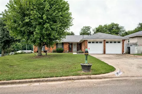 816 Jay Dr, Noble, OK 73068