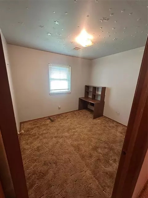 380 Weichel St, Colony, OK 73021 photo 7