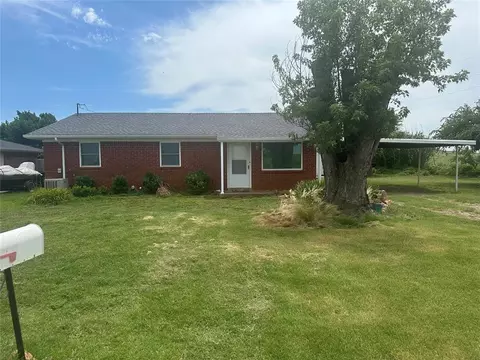 380 Weichel St, Colony, OK 73021