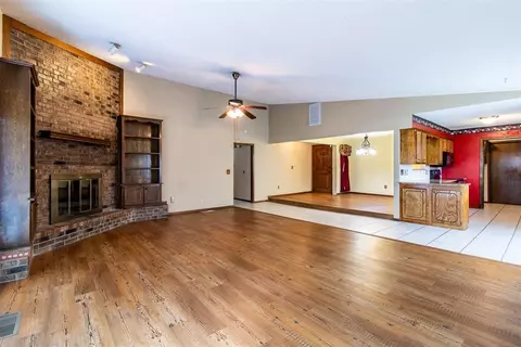 3104 Del Rey Dr, Midwest City, OK 73110