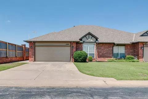 13801 Edmond Gardens Dr, Edmond, OK 73013