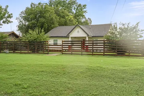 801 S 3rd St, Purcell, OK 73080 photo 2