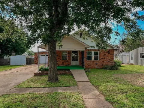 309 N Spencer Ave, Hinton, OK 73047