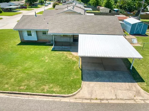 880 NW 14th St, Moore, OK 73160