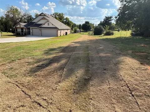 Exterior - 2665 Pistache Way, Newcastle, OK 73065 photo 6 of 8