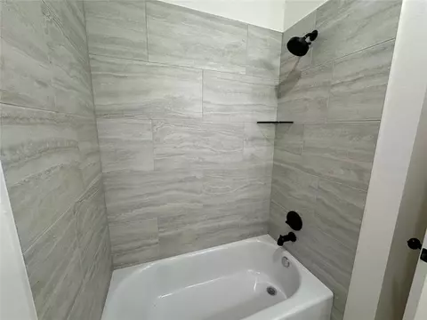 Bath - 2665 Pistache Way, Newcastle, OK 73065 photo 5 of 5