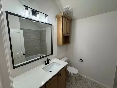 Bath - 2665 Pistache Way, Newcastle, OK 73065 photo 4 of 5
