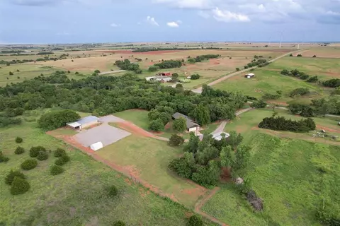 22117 E 1250 Rd, Rocky, OK 73661