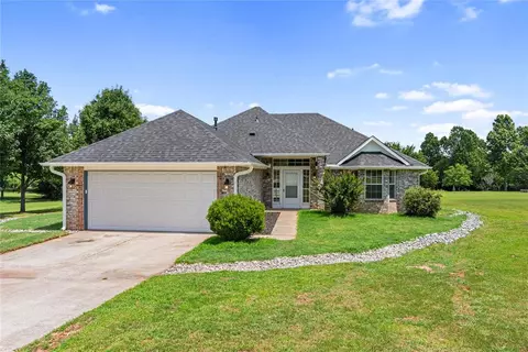 2719 NW 30th St, Newcastle, OK 73065