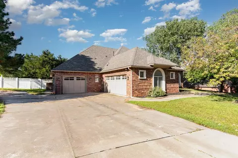 12001 Elizabeth Dr, Midwest City, OK 73130