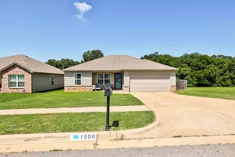 1000 Claystone Way, Noble, OK 73068