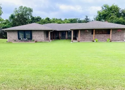17 Granada Dr, Shawnee, OK 74804
