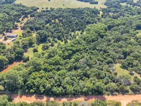 Williams Road, Wellston, OK 74881