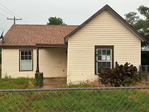 811 Ash St, Wellston, OK 74881