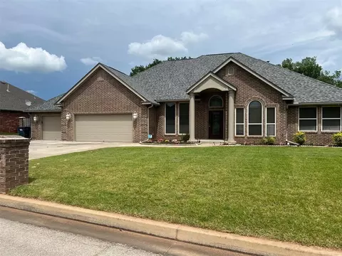 4609 N Gracelann St, Shawnee, OK 74804