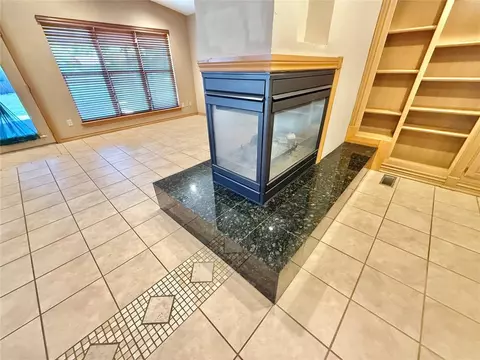 Living - 2512 Apache St, Altus, OK 73521 photo 7 of 9