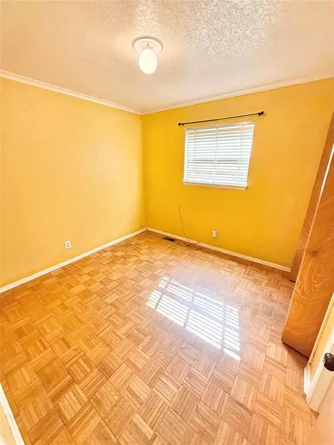 Bedroom - 2512 Apache St, Altus, OK 73521 photo 2 of 5