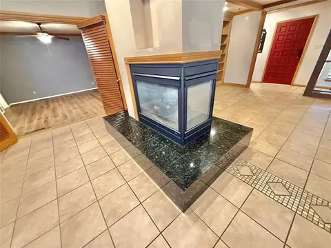 Living - 2512 Apache St, Altus, OK 73521 photo 8 of 9