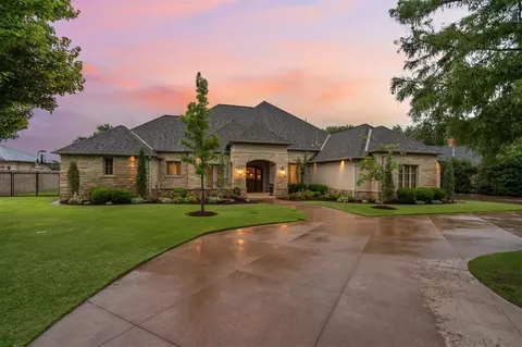18816 Otter Creek Dr, Edmond, OK 73012