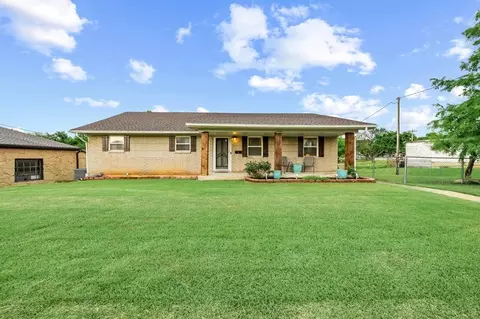 1006 N Wentz St, Guthrie, OK 73044