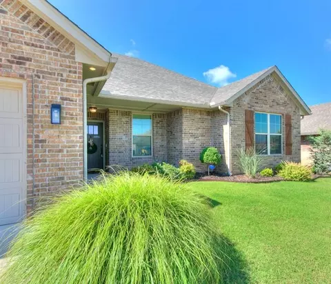 1919 Twisted Oak Ct, Shawnee, OK 74804