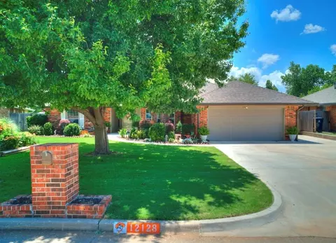 12128 Moritz Ct, Oklahoma City, OK 73162